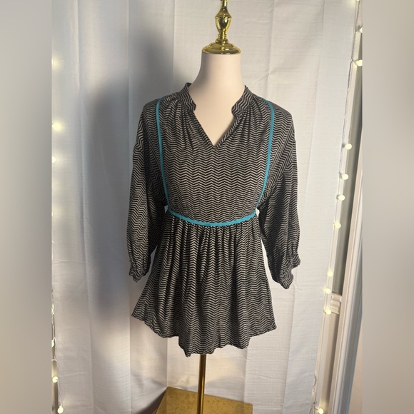 THML Gray and Blue Pleated 3/4 Sleeve Blouse - Picture 1 of 8